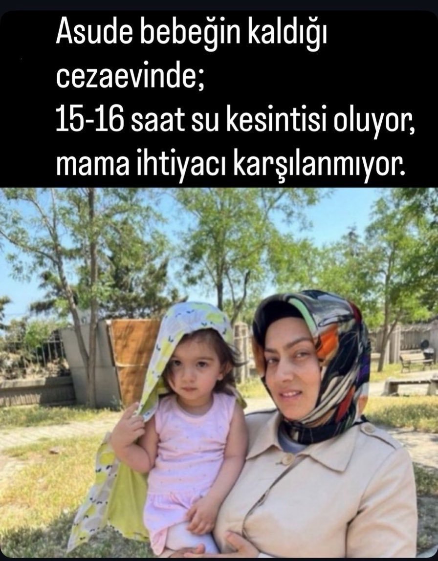 Hapisedilenlr's tweet photo. Elif Beyza aynı gerekçelerle hapsedilen babasından 7yıl ayrı kaldı. Anne Deniz Gündoğdu hakkındaki ceza Yargıtayda  bozuldu ama yine de tutuklandı.
Bir bebek hapiste, 10 yaşında bir çocuk bu sefer de annesinden koparıldı‼️
@myeneroglu 

#KabulEtmiyoruz #AdalıBizeSalahıGetir https://t.co/XYlEE9btfC