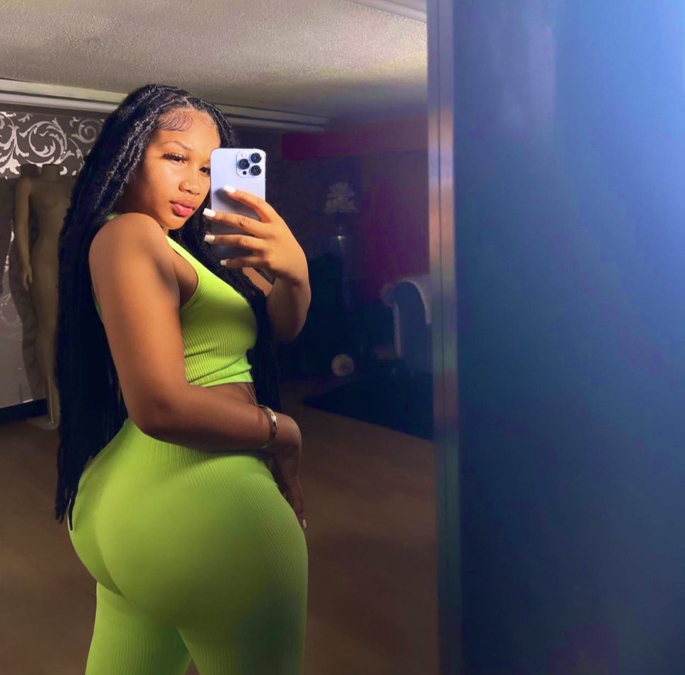 DorothySmixgi's tweet photo. Baddie 🖤🍑🇺🇸 https://t.co/E3vfYJXHmt