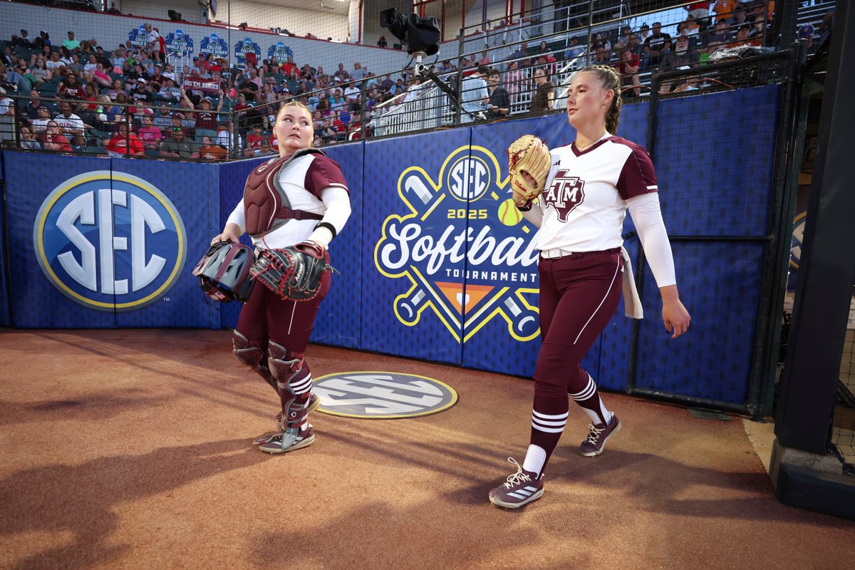 AggieSoftball tweet picture