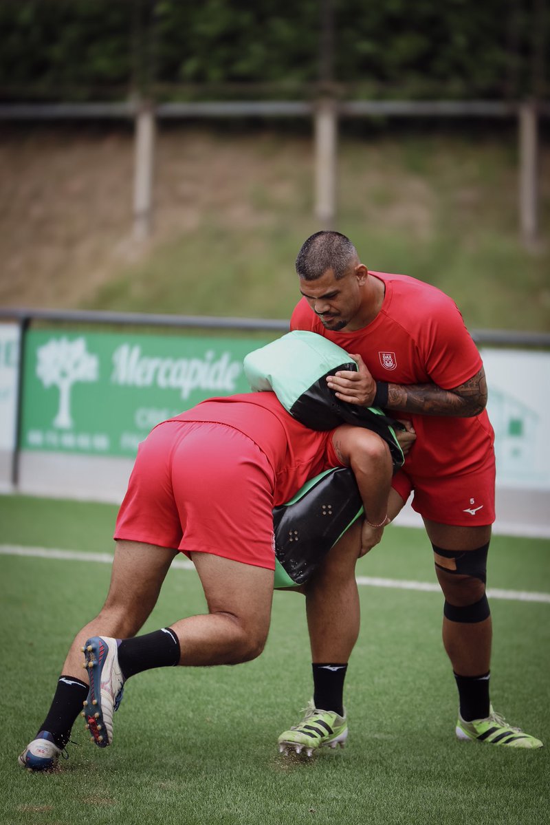 usdaxrugby's tweet photo. 𝗟𝗔 𝗣𝗥𝗘́𝗣𝗔 𝗖𝗢𝗡𝗧𝗜𝗡𝗨𝗘 𝗔̀ 𝗛𝗔𝗦𝗣𝗔𝗥𝗥𝗘𝗡 🔴⚪️🏉

📸 @melodylmd_photos https://t.co/O70ljIUrZJ
