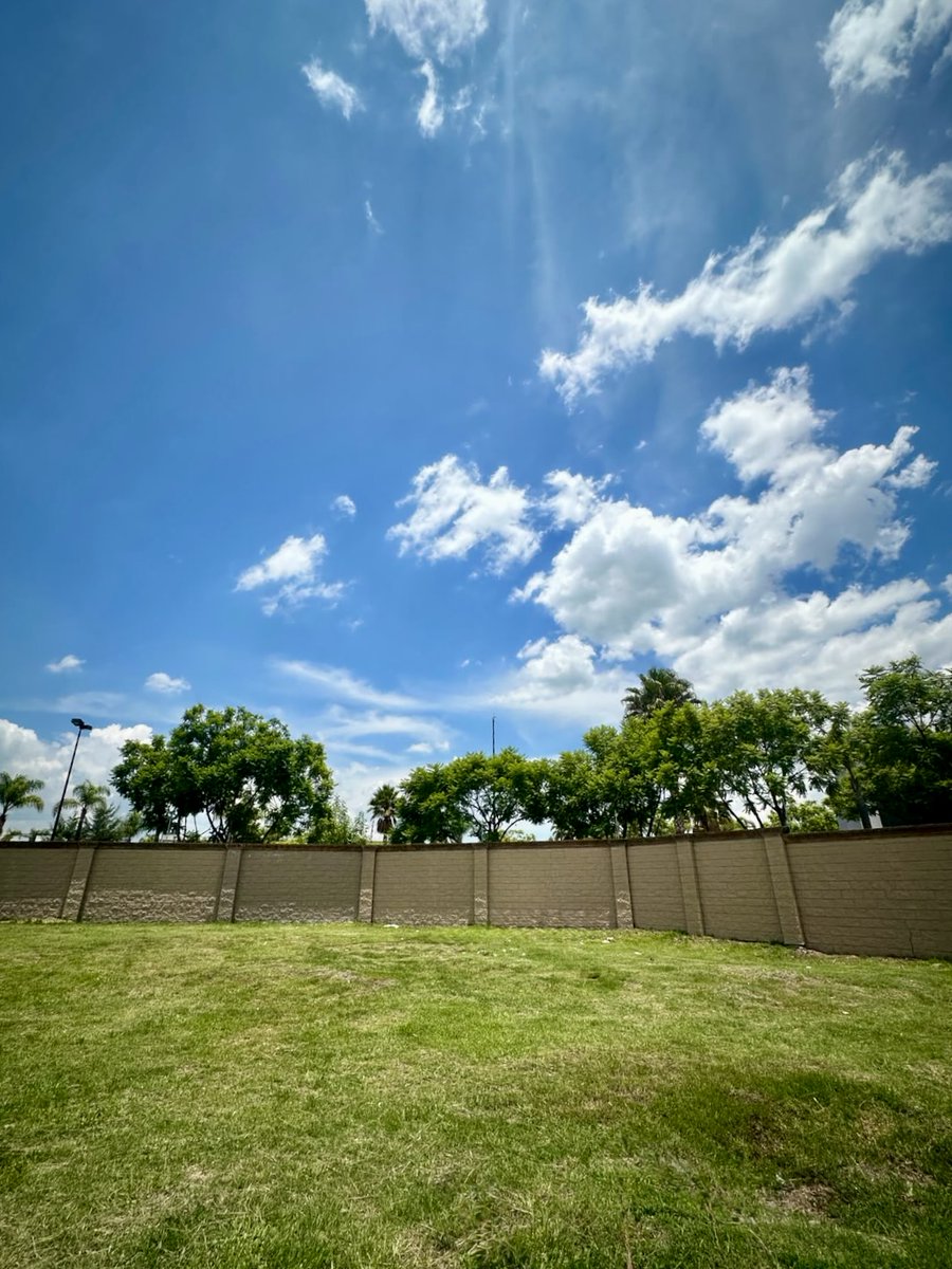 micasaenlomas's tweet photo. VENTA LOTE EN PARQUE SONORA
T. m2 = 184.862
INVERSION TOTAL $2,310,775.00
PREGUNTAR POR LA DISPONIBILIDAD DE LOS LOTES DENTRO DE LA PRIVADA.
FAVOR DE VERIFICAR PRECIO Y METRAJE EN BASE A SU ELECCION DEL LOTE
CONSULTE LA FORMA DE PAGO
$/M2 = $12,500.00
AGENDA TU CITA; 222 369 3647 https://t.co/qtOOX5o41a