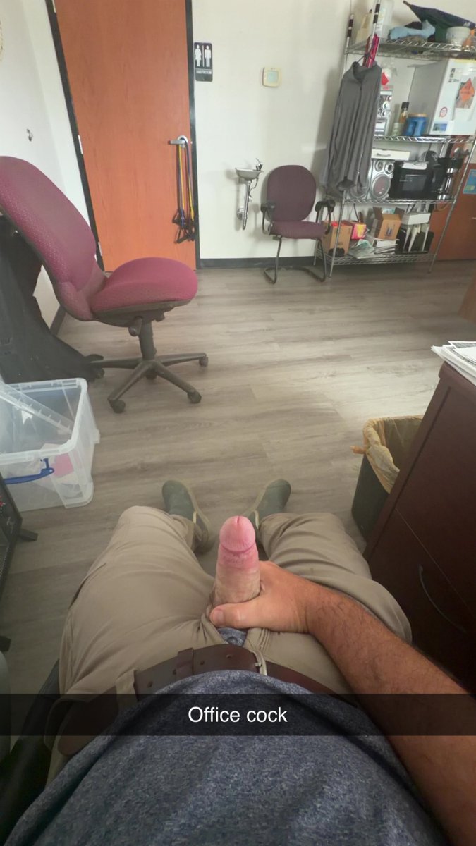 lakeguy14's tweet photo. When you get go back to the office for lunch break https://t.co/E5cDZ0PT1s