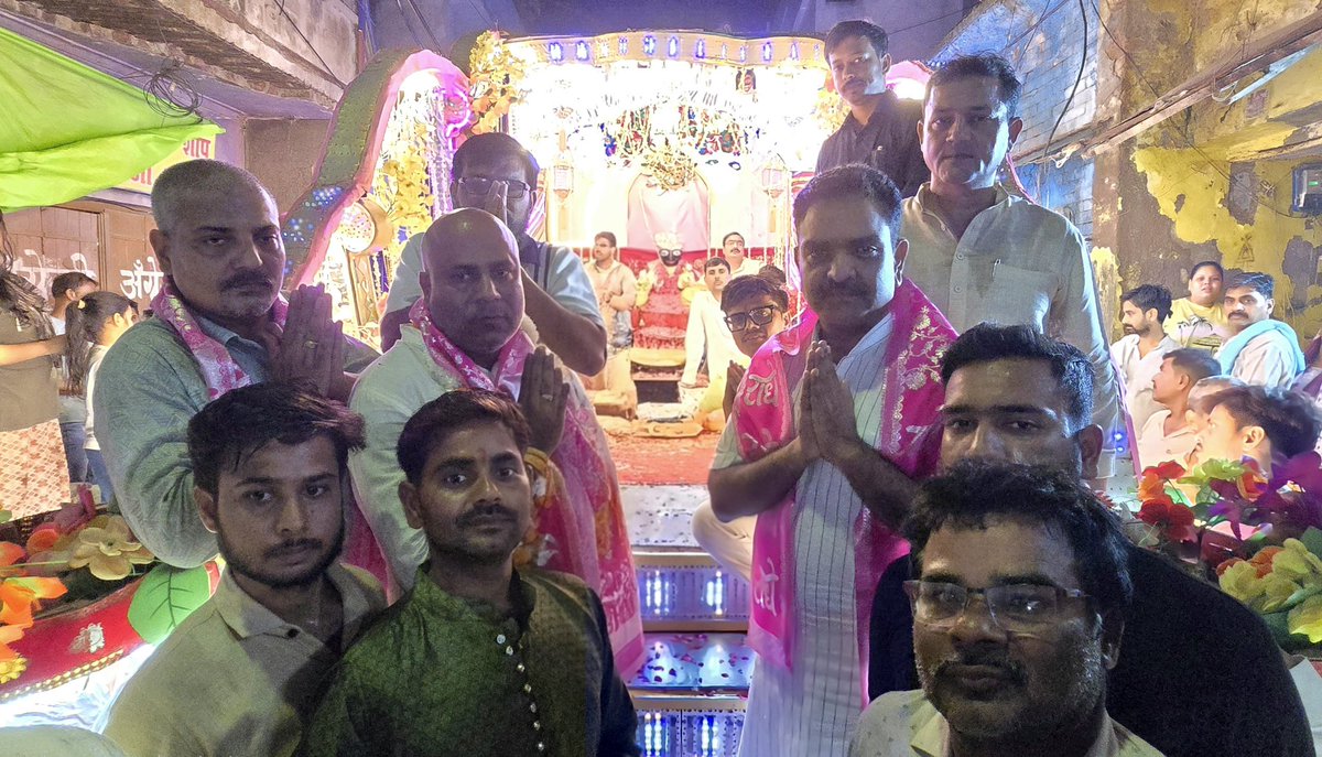 asim_arun's tweet photo. कन्नौज ने हर्षोल्लास से निकाली महाप्रभु श्री जगन्नाथ जी की भव्य रथयात्रा

जय श्री जगन्नाथ! https://t.co/ZiZZ5ertaI