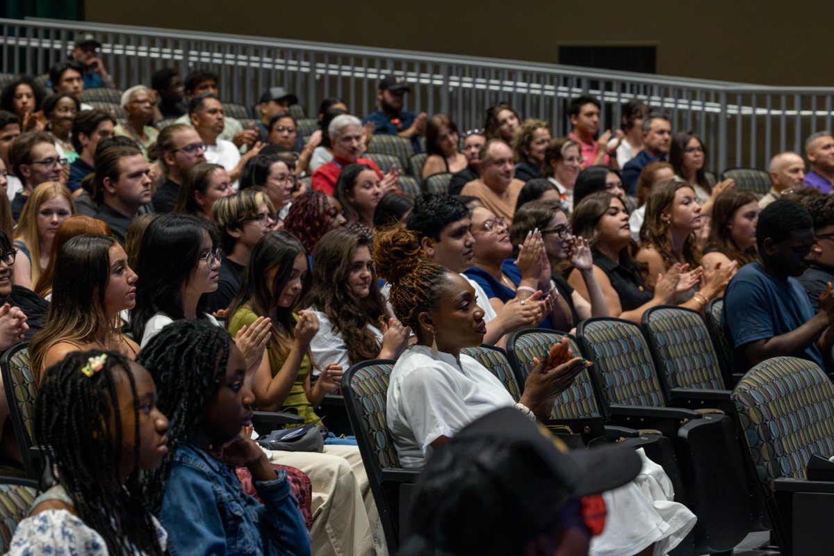 St. Petersburg College tweet media
