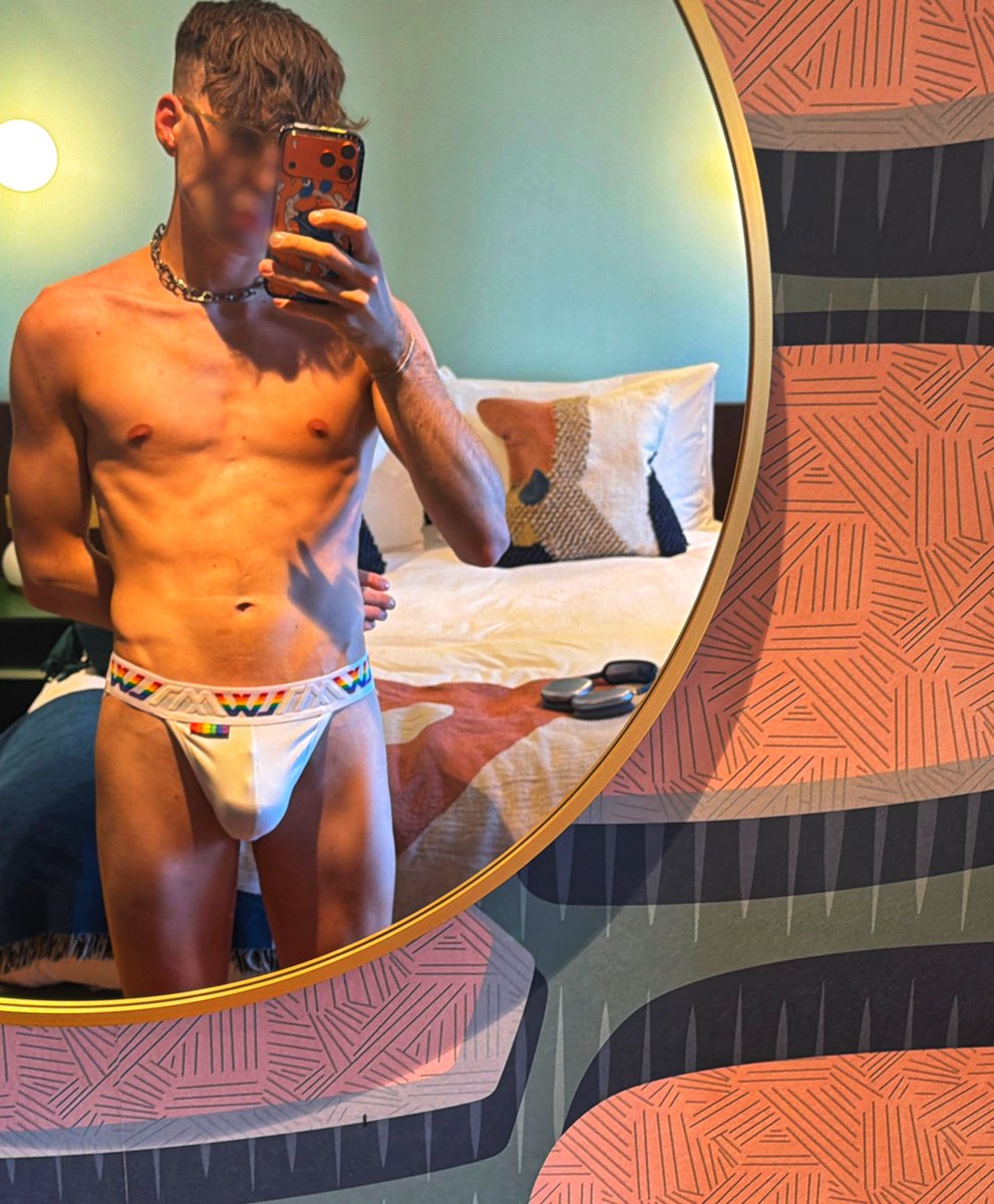 eiretwinkboy's tweet photo. on or off….im still a good locked boy 🥹 https://t.co/H4JD1OVmJg