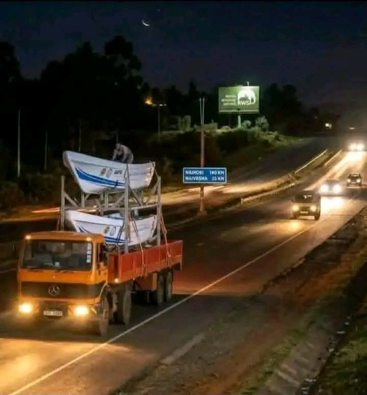 UtdBull's tweet photo. Amkeni boats zinaenda😂😂😂 https://t.co/pzAgpnHX4K