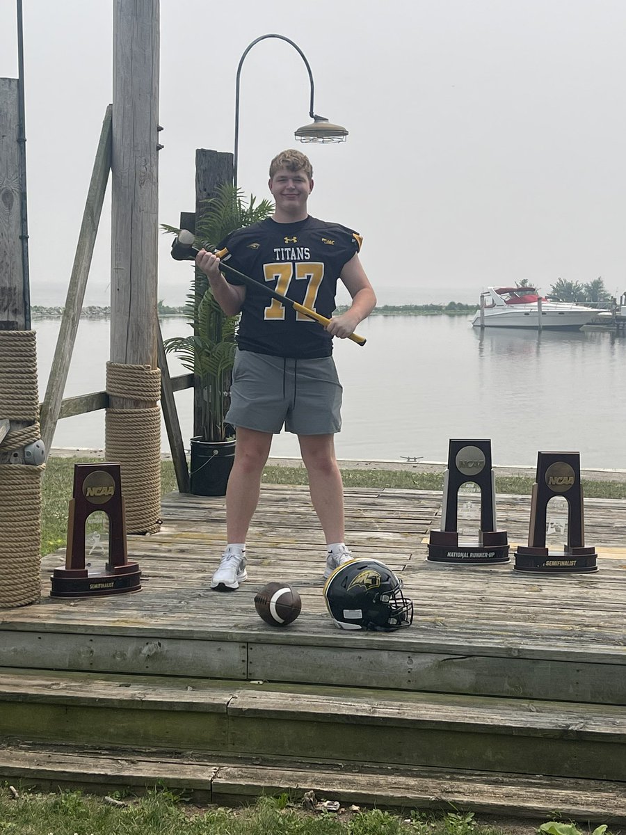 GStrath77_'s tweet photo. Had a great time at UW-Oshkosh for a Junior day visit with @MasonGraf_ and @MuhammadJobe_ Thank you to @CoachTShields and the Oshkosh staff for being very welcoming and having me out and I look forward to getting back this fall for a game day visit! https://t.co/WtWNydWqT1