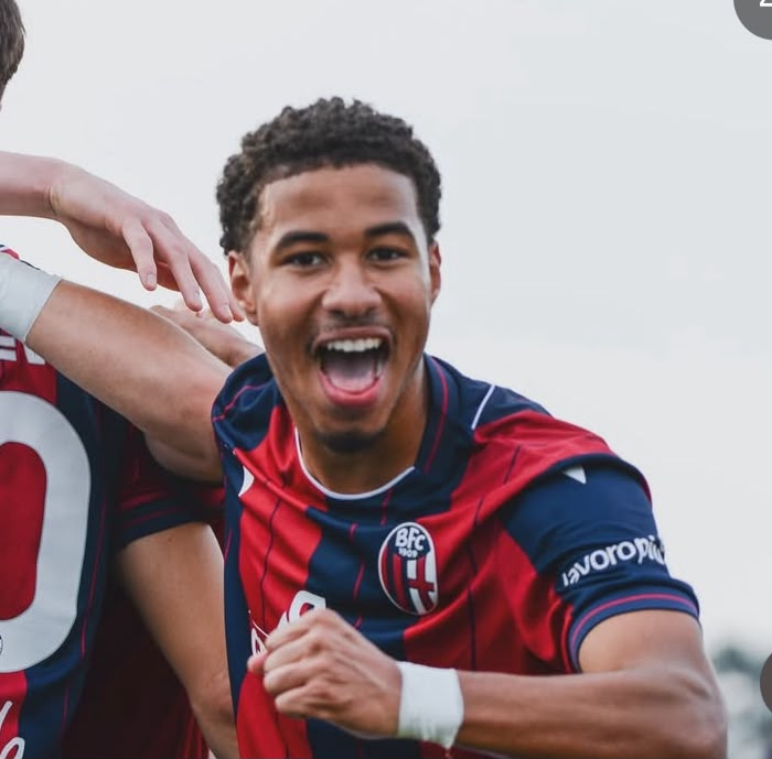 goVCIca's tweet photo. SOCCER - MOULIN À RUMEURS & MERCATO  (14 h 45)
⚽️ L'international #CanM17 et ex @cfmontreal Antoine N'Diaye prend la direction de Casarano (D3 🇮🇹) prêté pour la prochaine saison par @Bolognafc1909, tel que rapporté par @DiMarzio 
⚽️ L'internationale @CanWNT Jessie Fleming a prolongé avec @ThornsFC (NWSL) jusqu'en 2028
⚽️ L'ex international #CanM20 Adonijah Reid passe de Jacksonville (D2 🇺🇸) aux @HFXWanderersFC 
⚽️ Né à Calgary, mais international 🏴󠁧󠁢󠁥󠁮󠁧󠁿, le défenseur Fiyako Tomori passerait de @acmilan au @Alhilal_FC selon @calciomercatoit