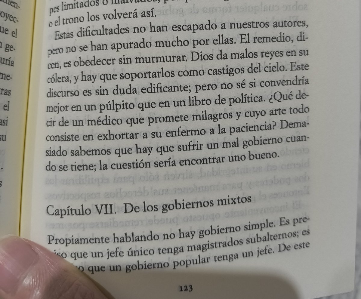 Jor_tz's tweet photo. «En cuanto a vosotros, pueblos modernos, vosotros no tenéis esclavos, pero lo sois; pagáis su libertad con la vuestra. Por más que ensalcéis esa preferencia, encuentro en ella más cobardía que humanidad».

El Contrato social, Rousseau. https://t.co/wujQvY7pM2