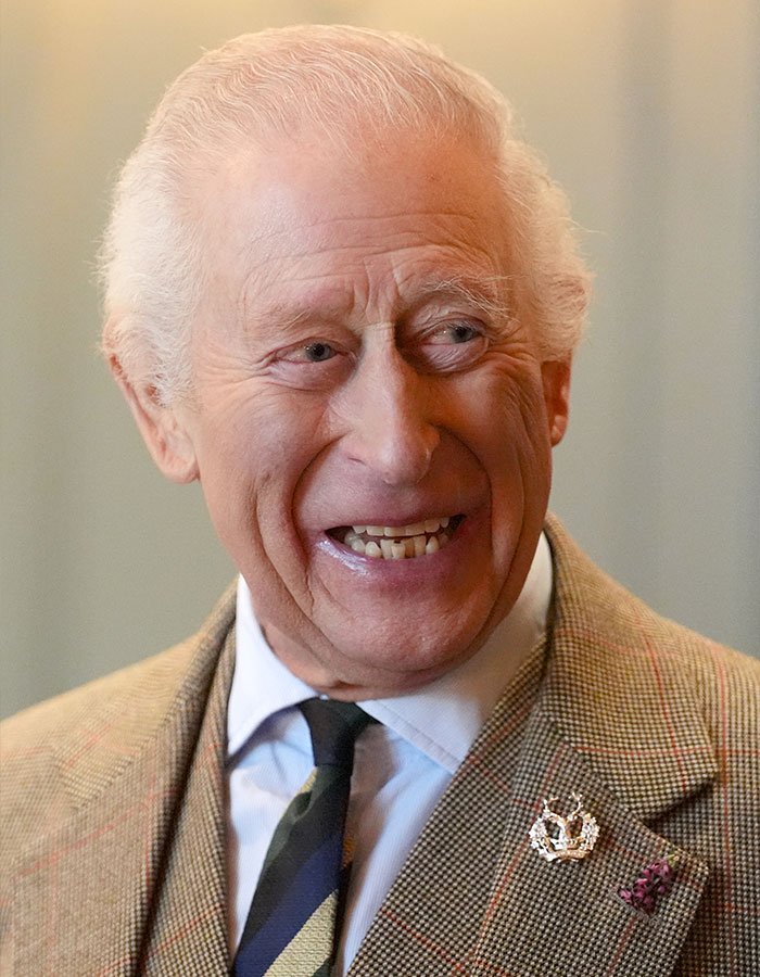 cTheImpaler's tweet photo. @UStookit4tee5 @DrRemilio If England has free healthcare, why doesn't your king go to the dentist? https://t.co/ha6YPrsy5a