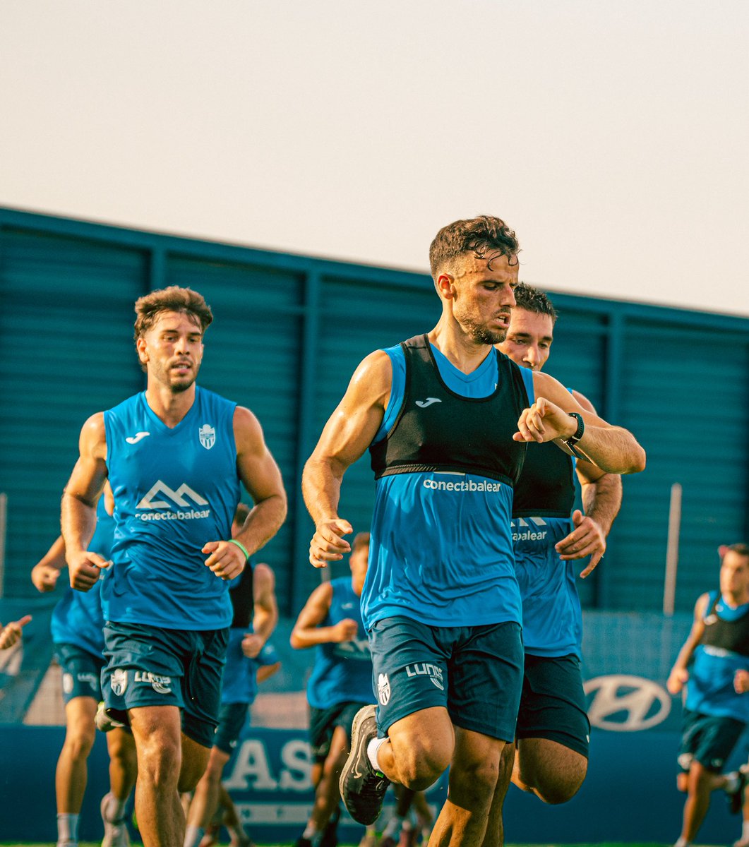 atleticbalears's tweet photo. Día 𝐈. 𝐄𝐬𝐭𝐚𝐝𝐢𝐨 𝐁𝐚𝐥𝐞𝐚𝐫 

🤍💙

#SempreFidels https://t.co/TucoPpfHKO