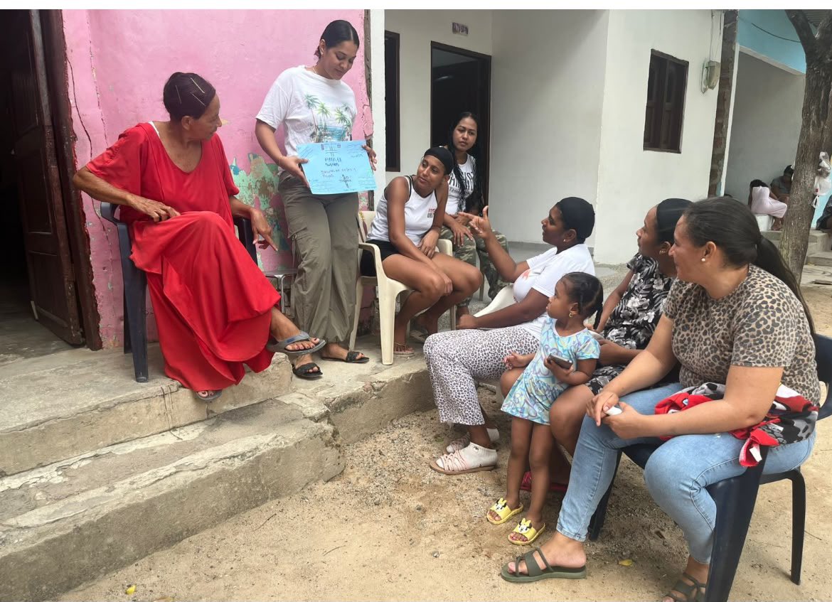 HectorToro94's tweet photo. Acción solidaria 
Estudiando: yeilis barros Otero 
@ElOIRdelaRegion https://t.co/2WXyaaG0to