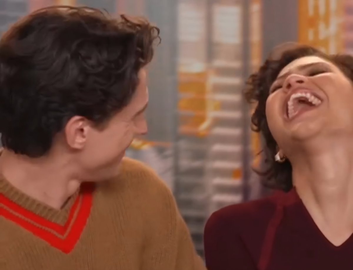 TomdayaTimeline's tweet photo. zendaya and tom have the same sense of humor 
the secret to a happy relationship https://t.co/4Peg3T9xH9