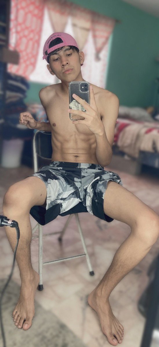 YoAldo7's tweet photo. Y si me depositan dinero para salir de fiesta hoy 🥺🫶 🌈🌈 https://t.co/w7vfHAxh6x