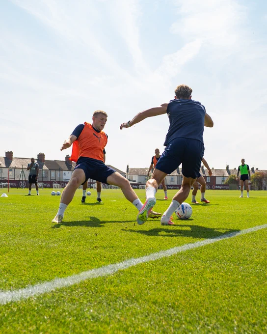 Photos from this morning's training session on a 20mm lens.
