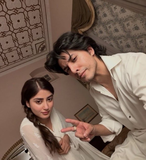 sonyuvi's tweet photo. the duality😍 finally some dansa crumbs ‼️🧿 https://t.co/VHyQ3C6SpD