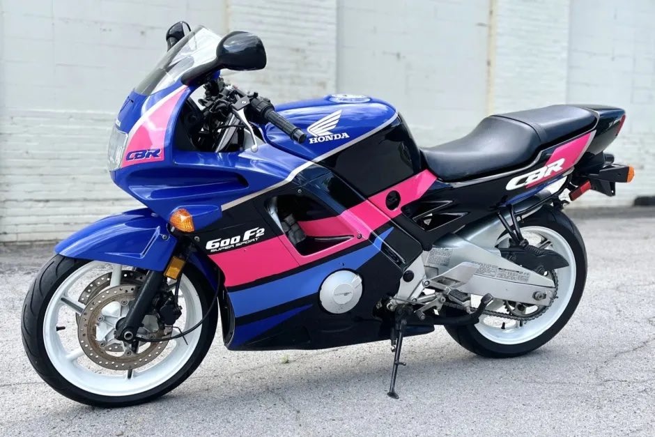 TotalMotorcycle's tweet photo. Q. Name any new technologies you are glad to have on a modern motorcycle vs older bikes that didn't have it. https://t.co/Wyv0FNgBuQ