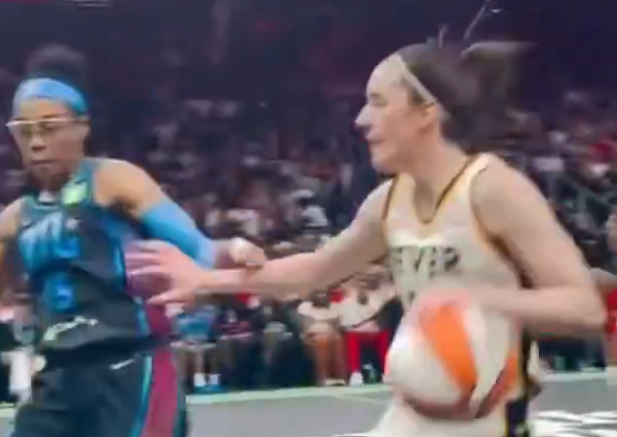 TalmageTed15363's tweet photo. @Notwokenow Defender slaps Caitlin's arm, slips and falls, and Caitlin is called for a foul? Directly in front of a so-called referee? https://t.co/I5O6zuU6jp