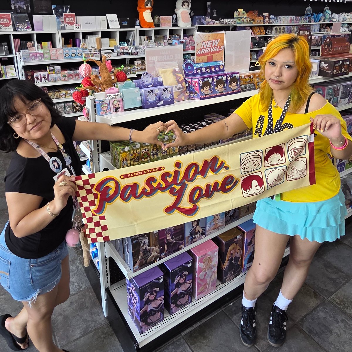 AnimazedStore's tweet photo. Alien Stage is SO back! Even if their love is doomed, at least ours isn’t! Anel and Mich had to show some love for our new merch. :3

#animazed #animestore #alienstage https://t.co/VGaIgs5tvN