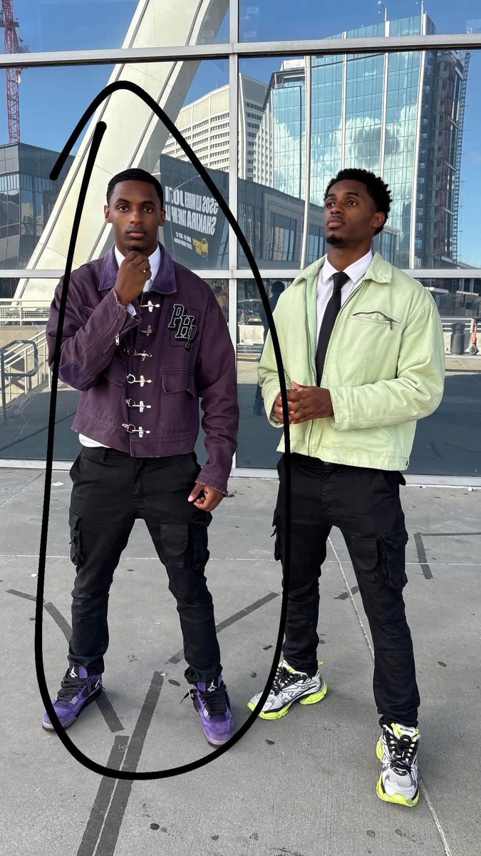 Offical_thomas1's tweet photo. I didn’t want to bring this to social media🤦🏾‍♂️🤦🏾‍♂️ but my twin brother kamar hasn’t been seen in almost two days, since Tuesday night. He told us he was leaving the house and never came back, he hasn’t called us texted us or anyone he knows. His location is off.  Please sharee this https://t.co/NmgoG8nt3b