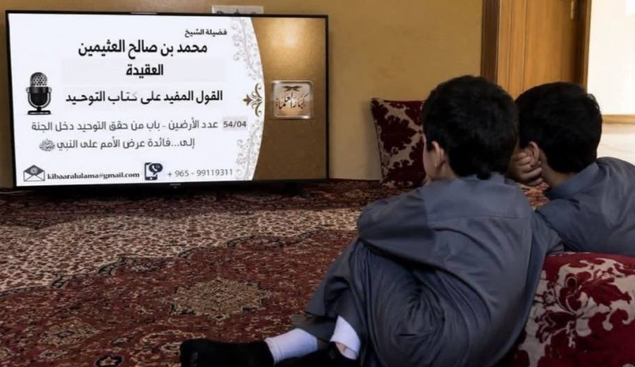 x4wa11's tweet photo. البُيُوتُ التِي يُتْلَى فِيهَا العِلْمُ، تُرَبِّي أَجْيَالًا تَعْرِفُ رَبَّهَا قَبْلَ أَنْ تَعْرِفَ الدُّنْيَا.. 
 
لِذَلِكَ هَذَا لَا يَملُّ الإِنْسَانَ مِنْ إِصْلَاحِ نَفْسِهِ، فَإِنَّ مَنْ عَجَزَ عَنْ تَقْوِيمِ ذَاتِهِ كَيْفَ يُرْجَى أَنْ يُقَوِّمَ غَيْرَهُ؟ https://t.co/TXxUFaOSiG