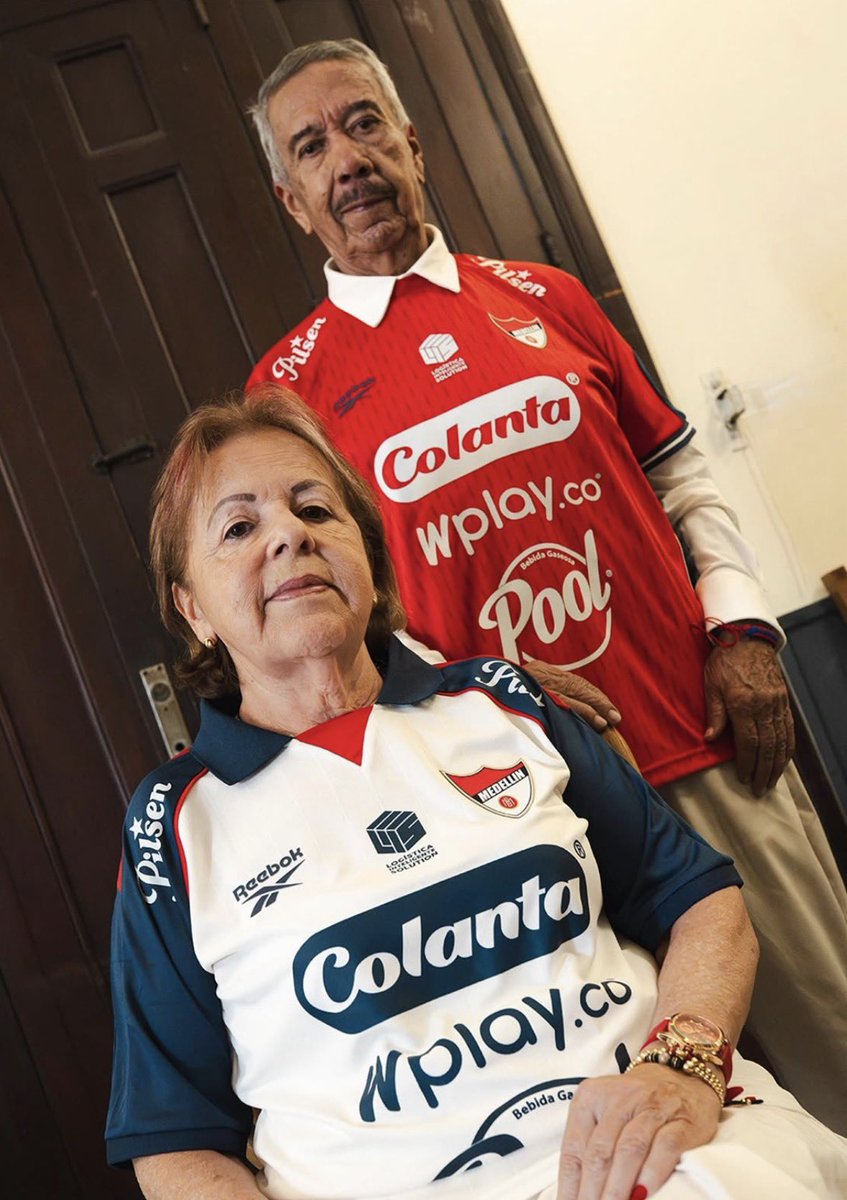 gasscodkh's tweet photo. mi esposa y yo cuando el dim por fin gane la séptima https://t.co/sbSLaRdhbI
