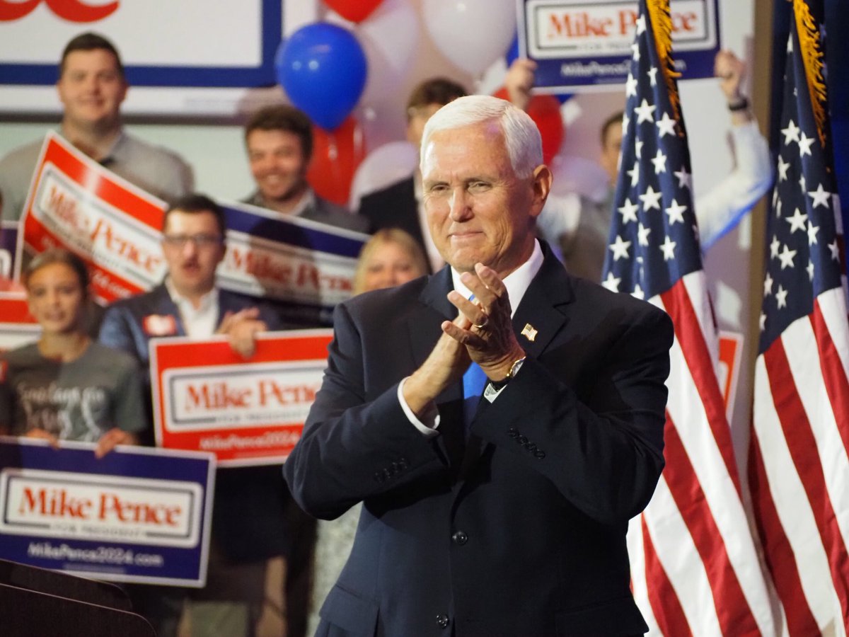 Thomasa1551's tweet photo. 10 years ago today Donald Trump announced Mike Pence as his running mate for VP in the 2016 election. Mike Pence would go on to be the greatest Vice President in the 21st century. 🇺🇸 #MakeAmericaGreatAgain https://t.co/yZTAabzxke