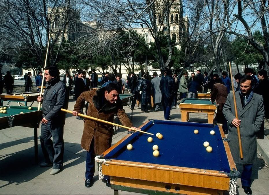 caucasusvisuals's tweet photo. Baku. Azerbaijan, 1989. https://t.co/fczXYtkSgH