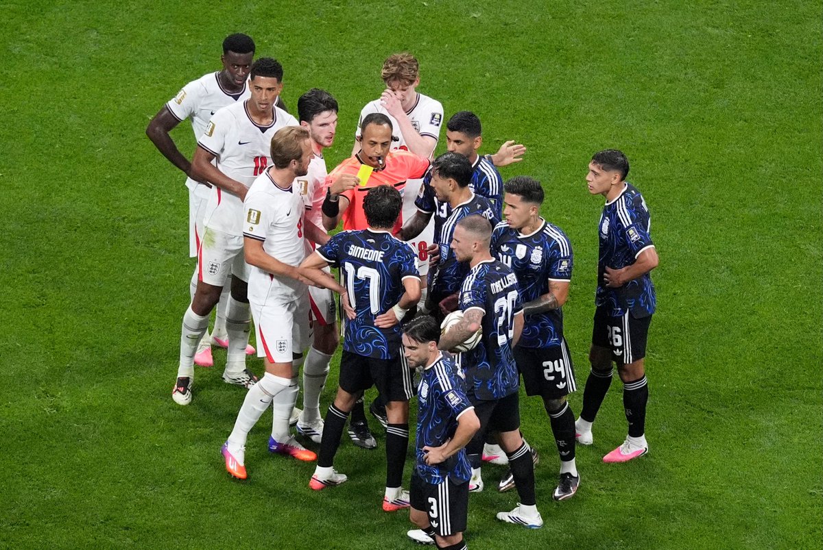 LfcNuel's tweet photo. 🚨 A total of 21 errors were made in the game between Argentina and England. All of them favored Argentina 😳

Coincidence or intentional? https://t.co/jJjFDGyTYC