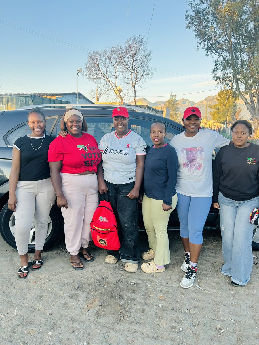 EFFDrakenstein's tweet photo. ♦️in pictures ♦️

Ward 8 recruitment drive at May Avenue voting station 

#indaba its mass voter registration 

Let us all ensure we’re registered to vote for @EFFSouthAfrica @EFFWesternCape_ https://t.co/11E4mln0XI