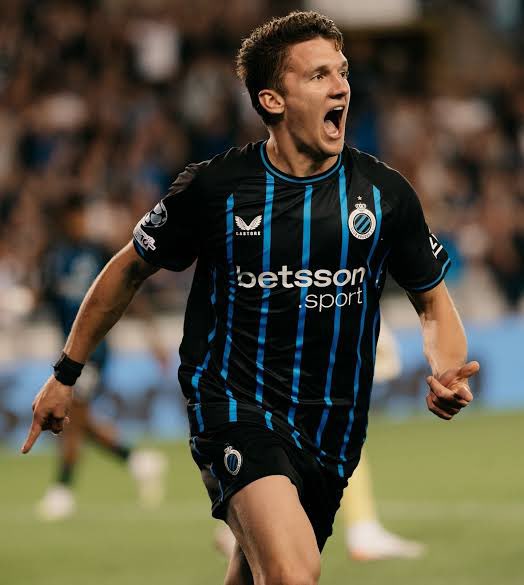 kitanxtra's tweet photo. 🚨💥 HERE WE GO: Arsenal have completed an agreement to sign Christos Tzolis from Club Brugge for a €40m fee. #AFC 

The Greek winger has been given permission to undergo his medical after the deal was signed, having made Arsenal his clear priority despite interest from other clubs. Meanwhile, the Gunners continue to work behind the scenes on a move for Morgan Rogers. 🔴⚪️🇬🇷