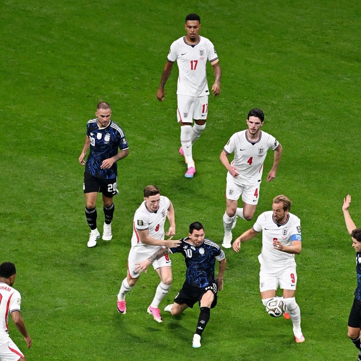 kBladeofLevi's tweet photo. @bgyetherr Futbol instada değil sahada oynanıyor ordada 39 yasındaki adamı tutamadıgınız için sikildiniz😘 https://t.co/sxjIHvnTnZ