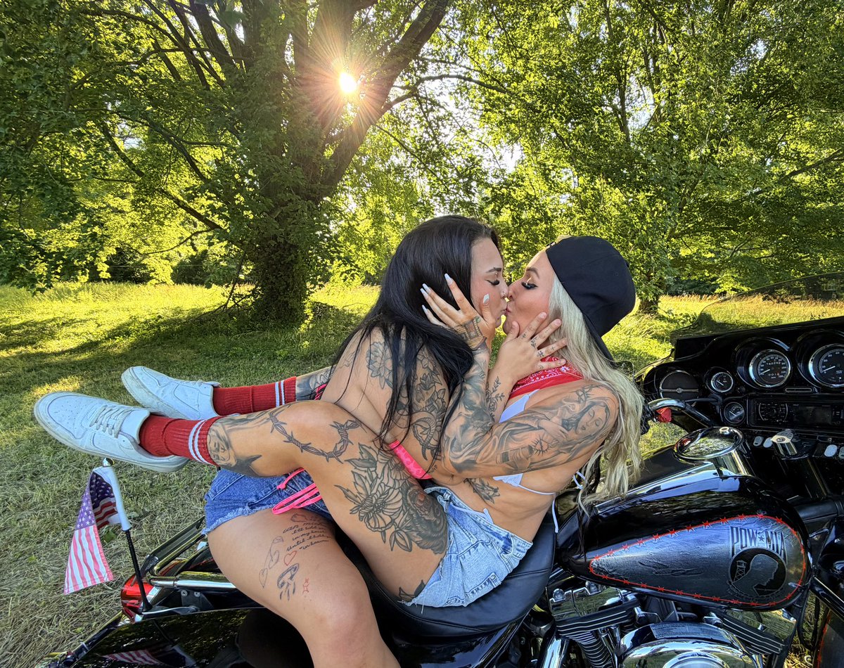 nattylayne's tweet photo. Fked my step mom on daddy’s bike… do you think he will be mad? 🤭🤭 50k views and I’ll show the whole video… 👀 https://t.co/ZDTmcPYah0