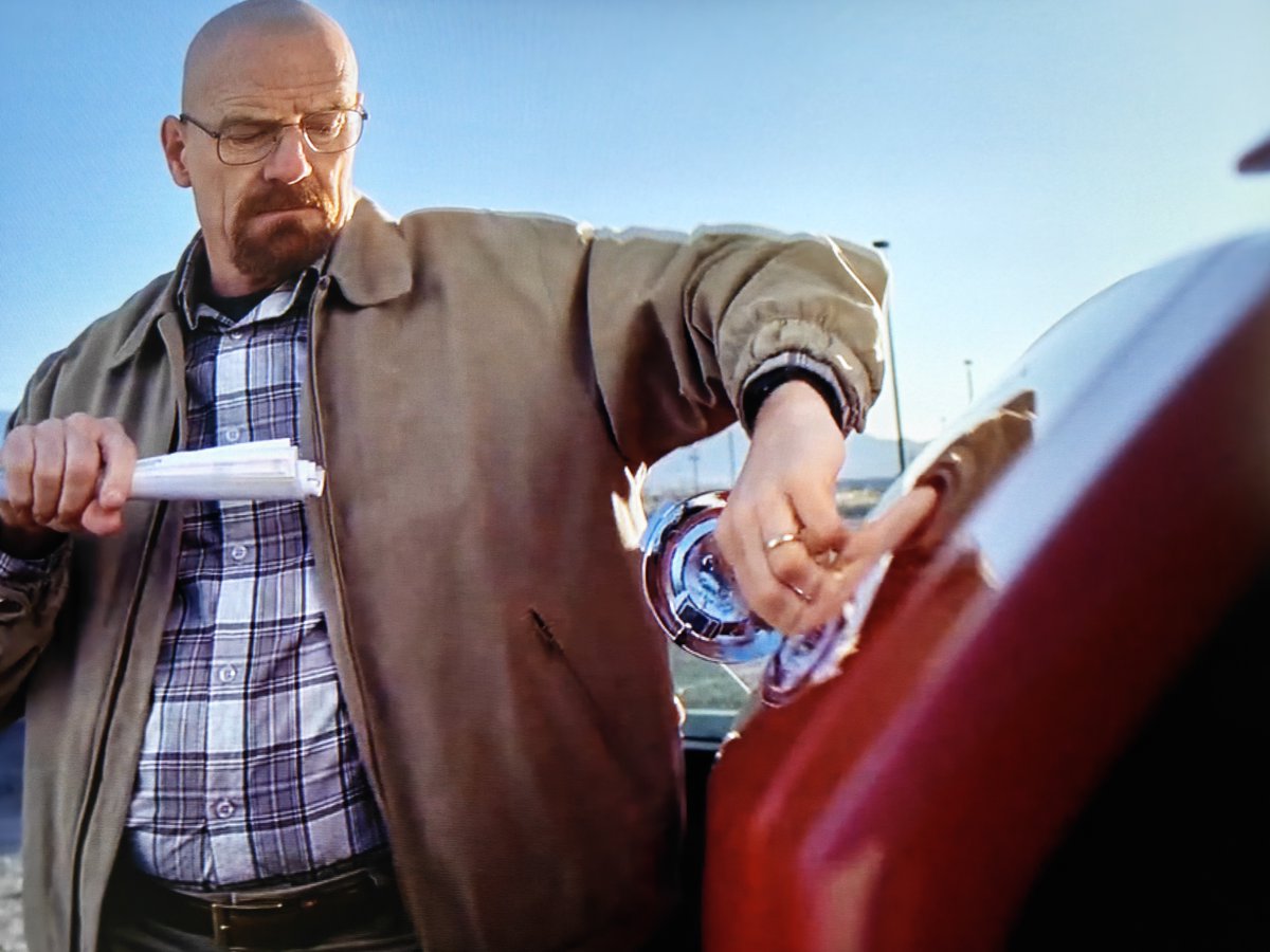 GulfCoastJP's tweet photo. "Walt don't tangle with anyone" is the sole sentence spoken by Skyler that made Walt torch the Challenger in an airport parking lot.
#BreakingBad https://t.co/h5Q6jIS0zM