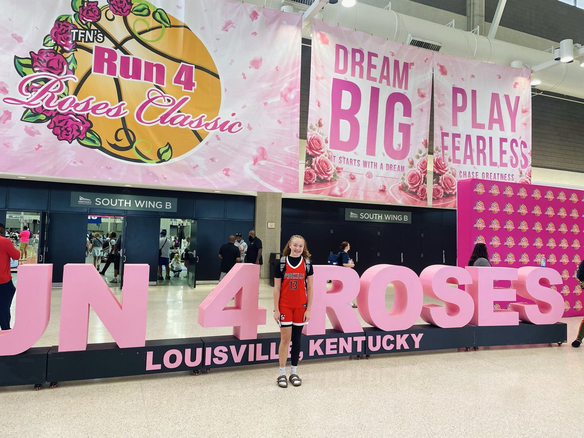 AvaAnderson29's tweet photo. Run 4 the Roses πΉ thankful for the memories, grateful for the opportunity.
#run4roses #ne2k #sweet16 #proskills #hooplife https://t.co/5f9uIXMtRb