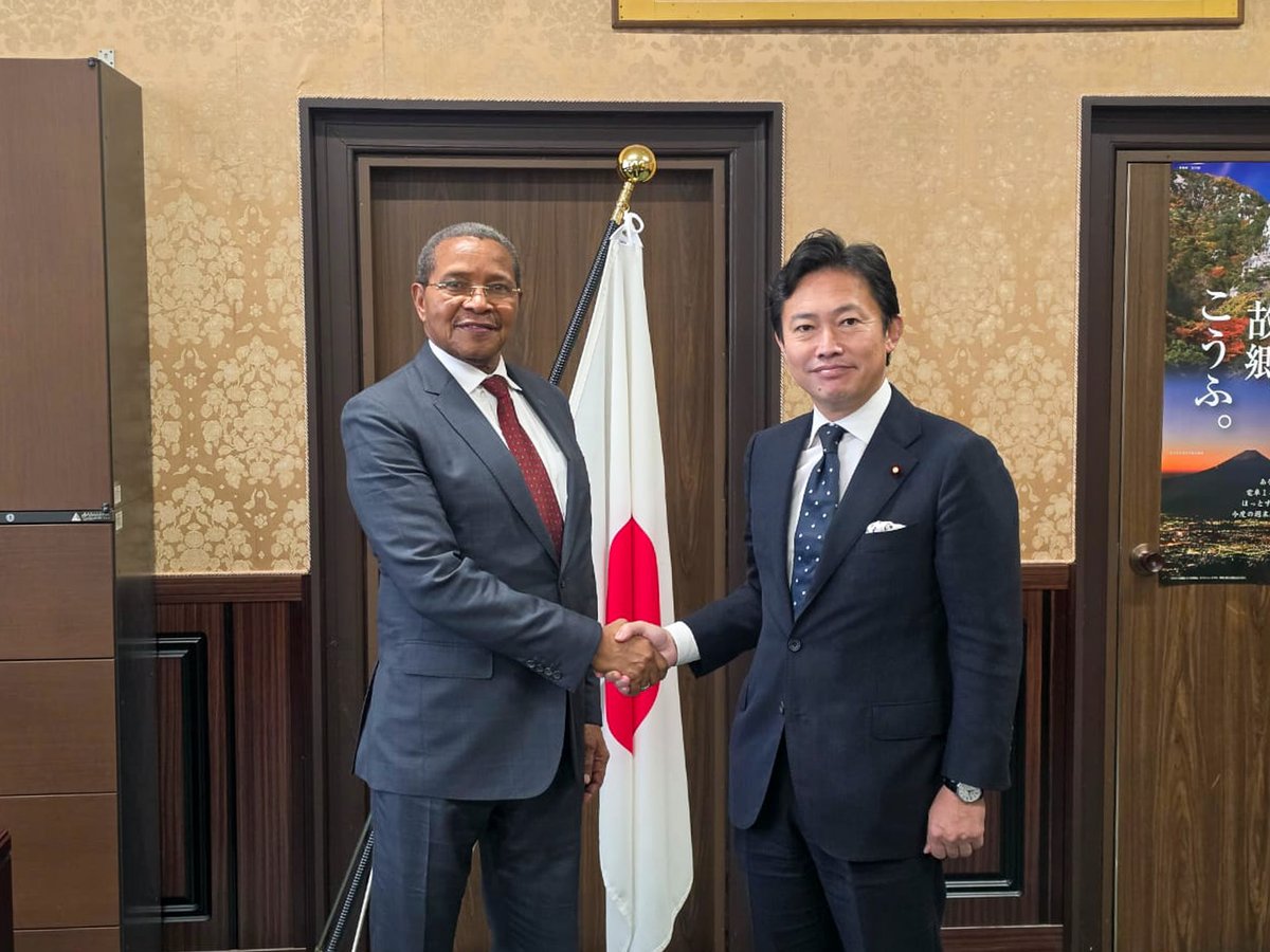 GPforEducation's tweet photo. At a time when the world urgently needs more investments in education, Japan is stepping up 🇯🇵🤝

During his visit to Japan, @GPEChair welcomed a pledge of more than $20 million from the Japan Alliance for Holistic Education at the African Ambassadors' Roundtable.

🧵1/3 https://t.co/MVWrEAbzhg