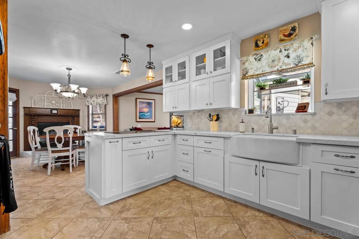 RamonaRealtor4U's tweet photo. Open House Sat 7/18, 12–3 pm 🗝️

1214 Cook St, Ramona: updated Victorian Style Home on 1.5 acres with 4+ office, 2.5 baths, 2,688 sq ft + 1-bed ADU and solar.
https://t.co/PUFbvXMadg  

#OpenHouse #RamonaRealEstate #HouseHunting https://t.co/3mkaXsoKv1