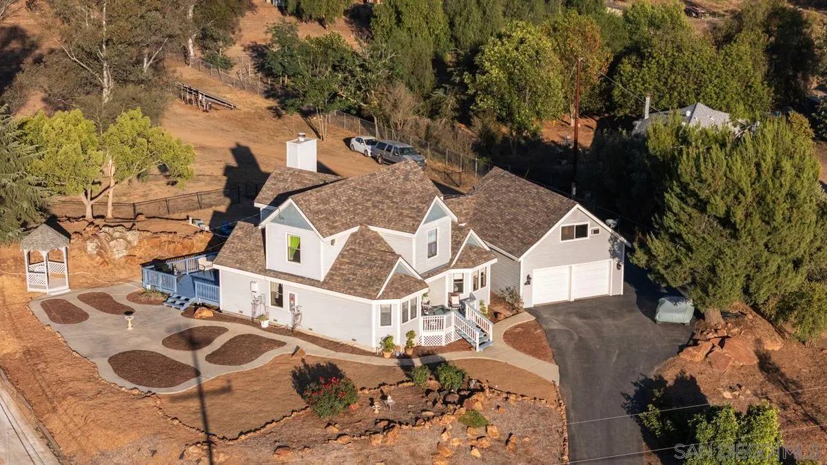 RamonaRealtor4U's tweet photo. Open House Sat 7/18, 12–3 pm 🗝️

1214 Cook St, Ramona: updated Victorian Style Home on 1.5 acres with 4+ office, 2.5 baths, 2,688 sq ft + 1-bed ADU and solar.
https://t.co/PUFbvXMadg  

#OpenHouse #RamonaRealEstate #HouseHunting https://t.co/3mkaXsoKv1