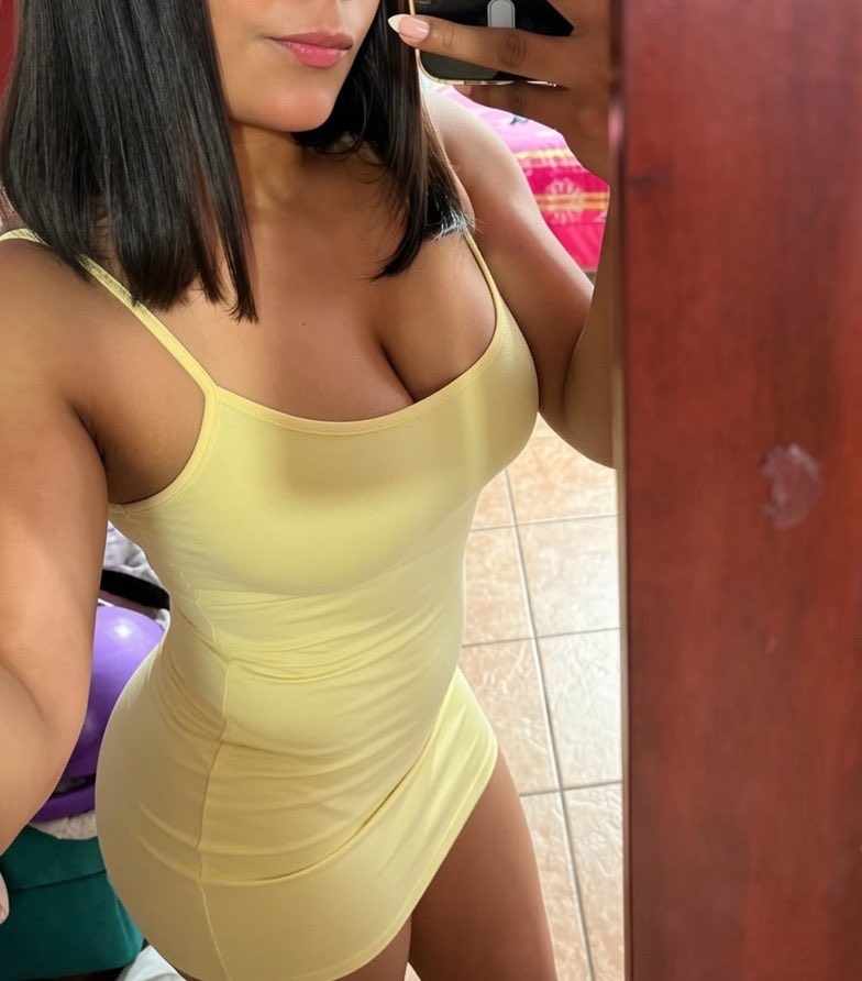 ashnicol7's tweet photo. Me gusta el color amarillo ✨ https://t.co/Z1O9reIwH4