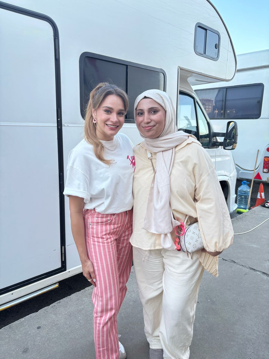 SiteMirayES's tweet photo. 📸| @|hafsavdzzz • IG Post
“Sin duda, es la mujer más hermosa que he visto en mi vida, Fue tan dulce🤩💖”
#MirayDaner #Alikara https://t.co/p6OAYxvisD