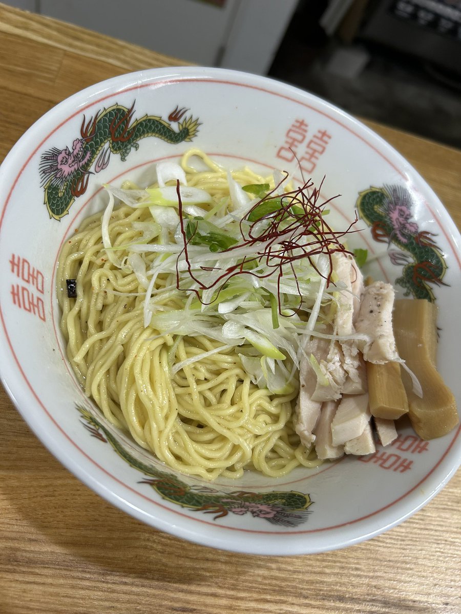 kameidoginger's tweet photo. 7月17日(金)

気になる一杯は、お早めに。

🎯シャンピニオンソースの豆乳塩つけ麺（本日最終日）
🫚しおジンジャー
🍜ジンジャーつけ麺
🧊自家製姜葱醬の冷たい油そば
🧂焦がし葱油
🍚よだれ鶏ご飯

亀戸ジンジャーヌードル

11:30〜15:00／18:00〜21:00

#GINGERISJUSTICE https://t.co/q4OZF762eD