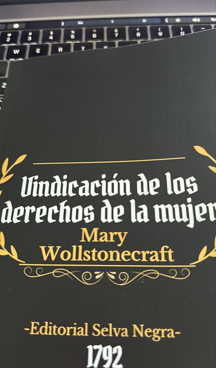 100Estrogeno's tweet photo. Hay épocas en las que conviene releer ciertos clásicos. Vindicación de los derechos de la mujer sigue recordándonos que los derechos no aparecen por generación espontánea ni sobreviven sin defenderse. 

Las sufragistas no lo vieron pero lo lograron. 

#15Jul https://t.co/oH7O2o3VxX