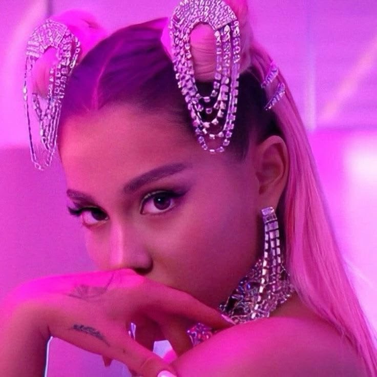 arianaHQ tweet media