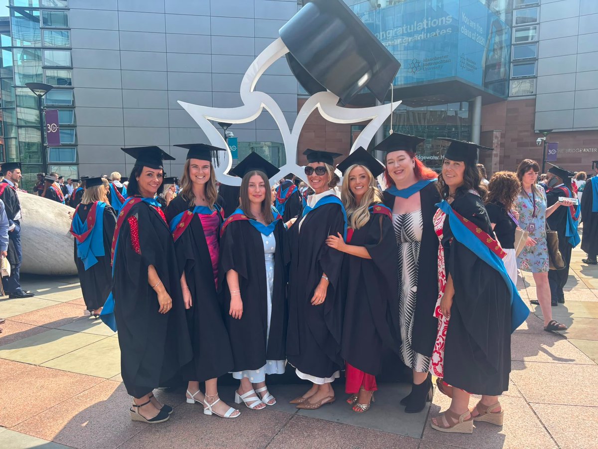 nursejustineR's tweet photo. Officially graduated with a Distinction. 🎓
It wasn’t an easy year, but every challenge made today even more meaningful. Grateful to my course family, my dad &amp; stepmum, and Harris for their support. 💙 https://t.co/lDXEke795o