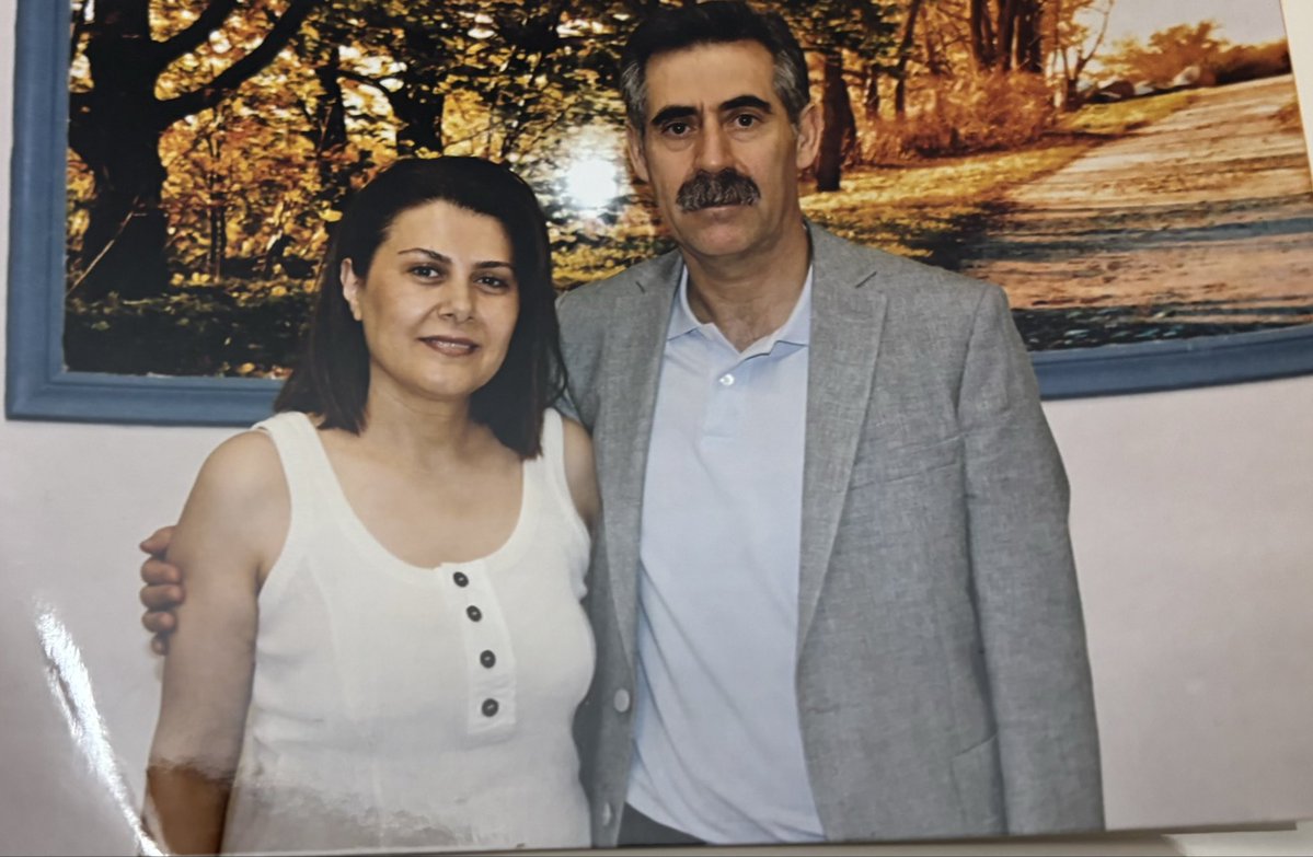 nudakaya's tweet photo. 10 Yıl
6  Ay @BekirKayaVan 

“Bir ömür daha lazım, 
vefatımızdan sonra. 
Çünkü bu ömrümüzü sadece umutlanmakla geçirdik.” https://t.co/YERnPbijIh