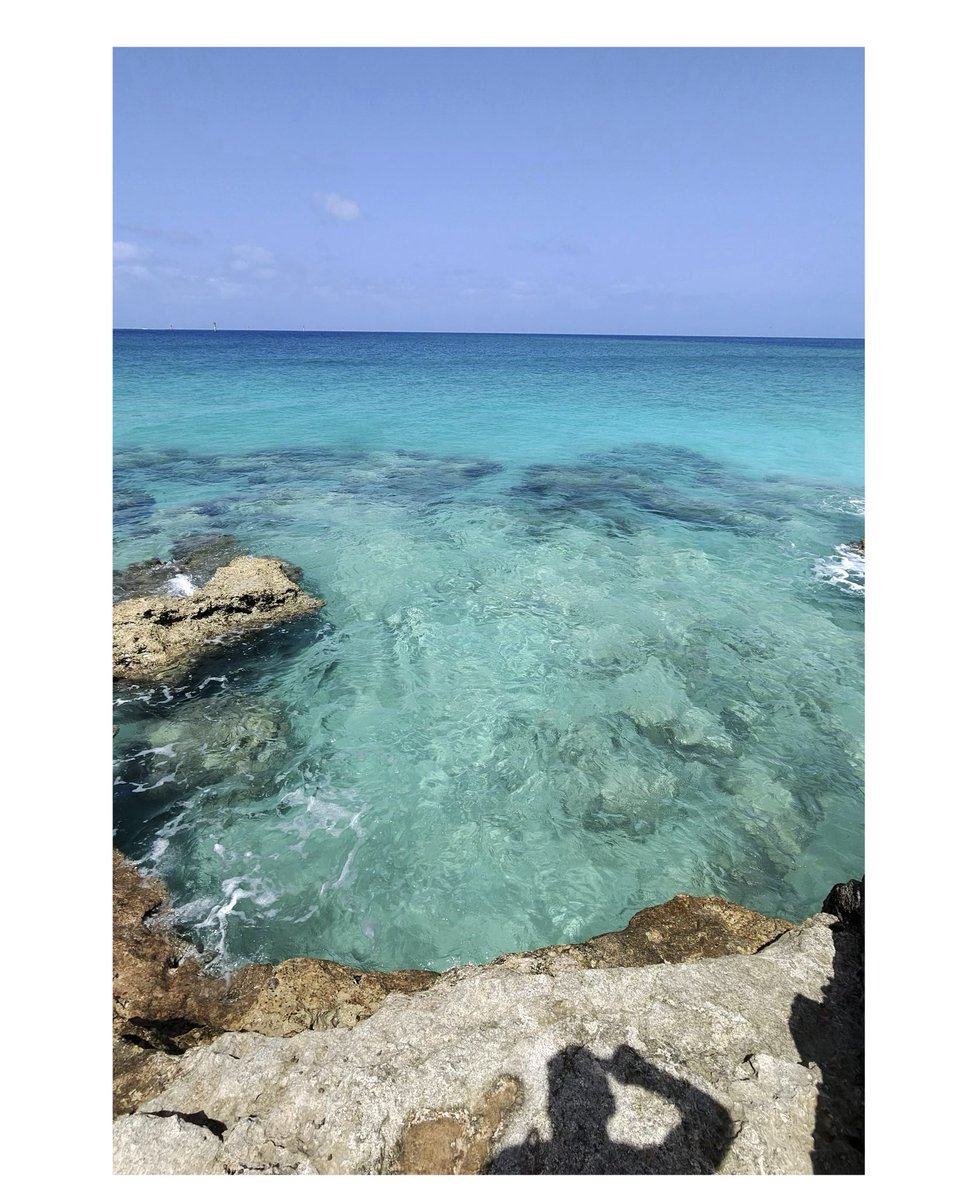 mrteejay73's tweet photo. Nothing like the water in the Bahamas. https://t.co/t5uHCpVi7f