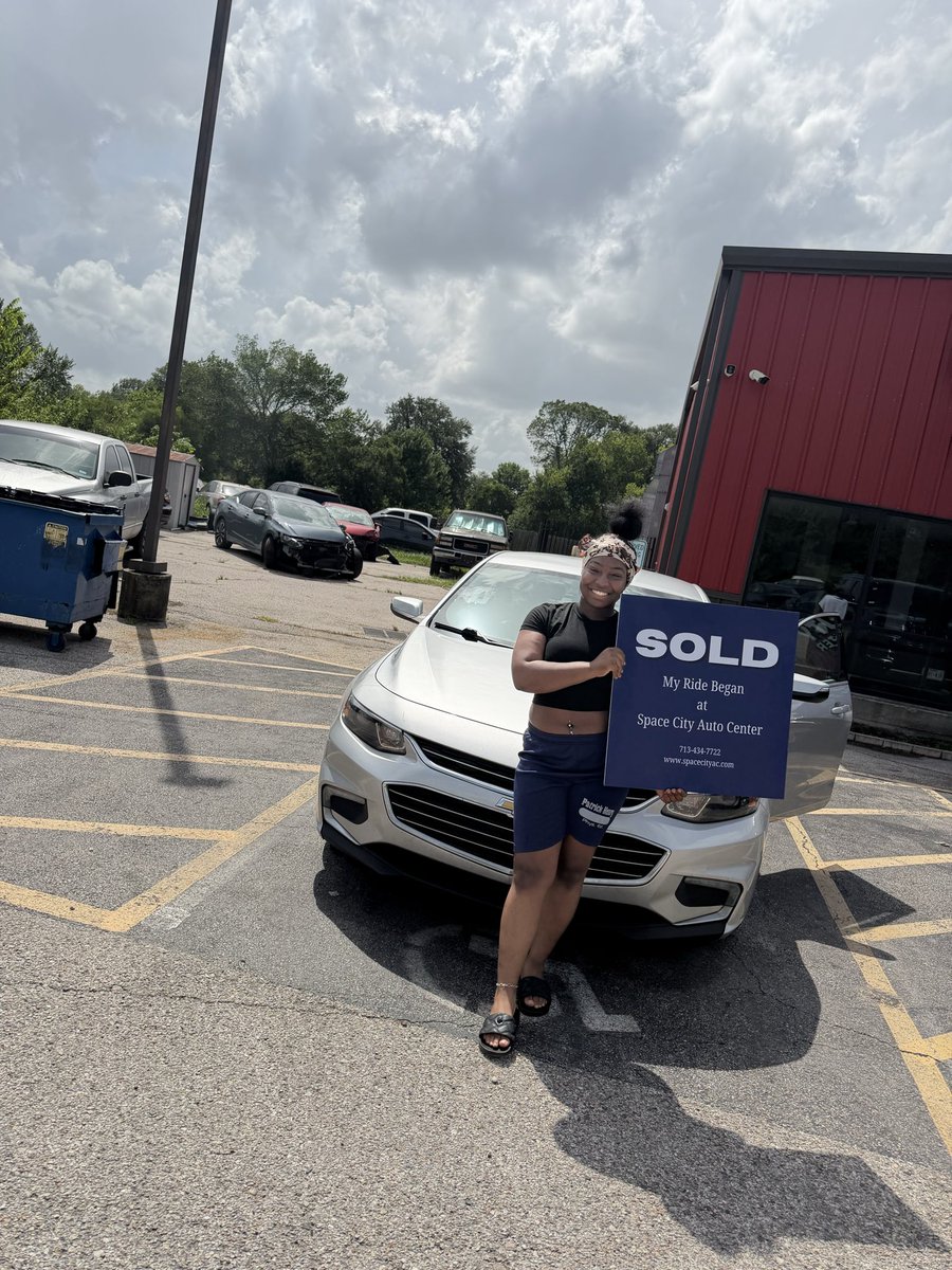 SpaceCityAuto1's tweet photo. Congrats on your ride! 🎉🥳 #HoustonTx #Usedcars #Usedcarsforsale #Finance #Spacecityac https://t.co/YX5JkVl8ff