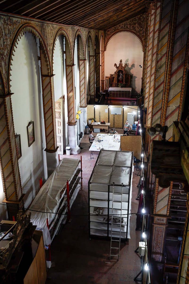 delpynews's tweet photo. ▶️ AVANZA LA RESTAURACIÓN DEL TEMPLO DE YAGUARÓN | ⛪🇵🇾

Comenzó una nueva etapa de las obras con la continuidad de los trabajos de preservación en la sacristía, para luego avanzar de forma progresiva al resto del templo.

👉 El proyecto incorpora especialistas internacionales y mano de obra local para conservar uno de los mayores patrimonios históricos del país.

📌 El Templo San Buenaventura integra la Lista Indicativa de Patrimonio Mundial de la UNESCO.

📄Diario HOY (Web)