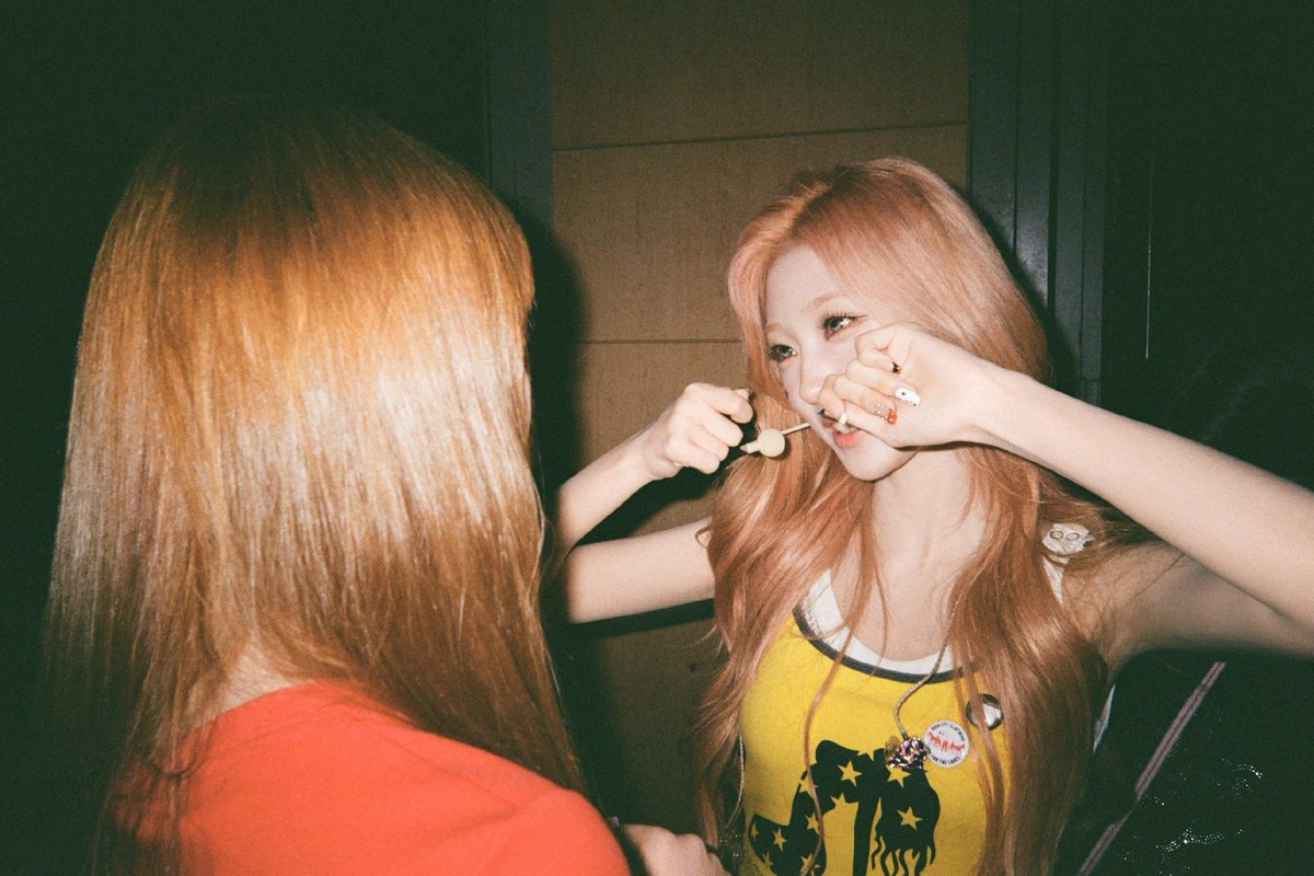 StellaKimFrance's tweet photo. 📸┊IG › 16.07.26
Ce n’est pas juste dans ma tête, nos regards se croisent sans cesse #ChasingBackToTheLemonTang
→ #Hearts2Hearts #H2H #하츠투하츠 #STELLA #스텔라 https://t.co/iFOKsyMTVx