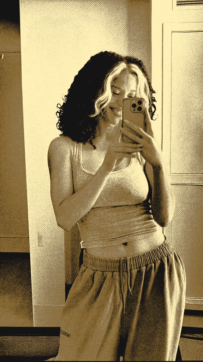 southerntch's tweet photo. proof  that  i  actually  get  dressed  sometimes. https://t.co/uBF0ufsFFx